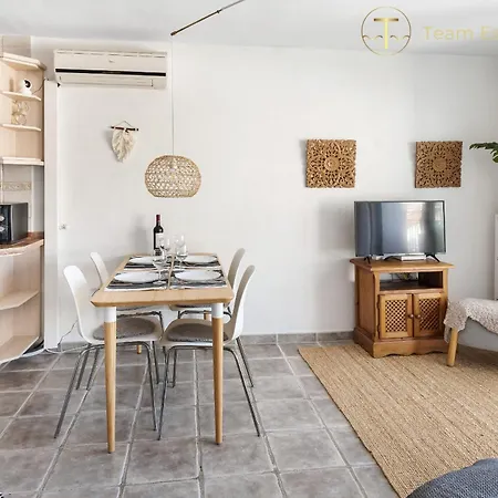 Apartment Cozy Near And Restaurants